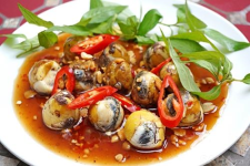 Cút lộn xào me